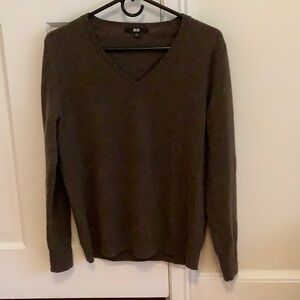 🌟 Uniqlo 100% Cashmere V-Neck Sweater - Women’s Large Heather Brown